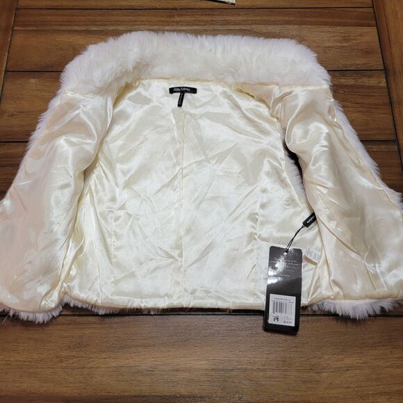 Daisy Fuentes White Faux Fur Vest - Size Medium NWT - Picture 3 of 9